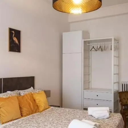 Modern 20 Min To Center Metro A Apartment *